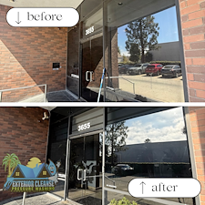 Top-Quality-Commercial-Window-Cleaning-Performed-in-Torrance-California 1